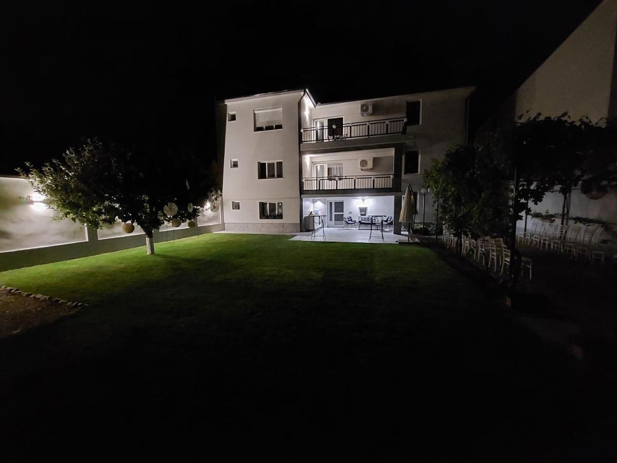 Premium Central Apartment Oradea Exterior foto